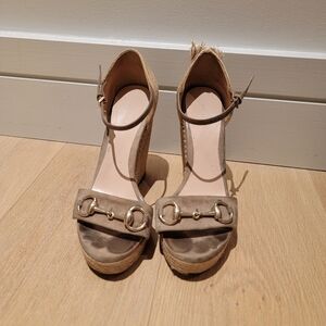 GUCCI RAFFI HORSEBELT WEDGE